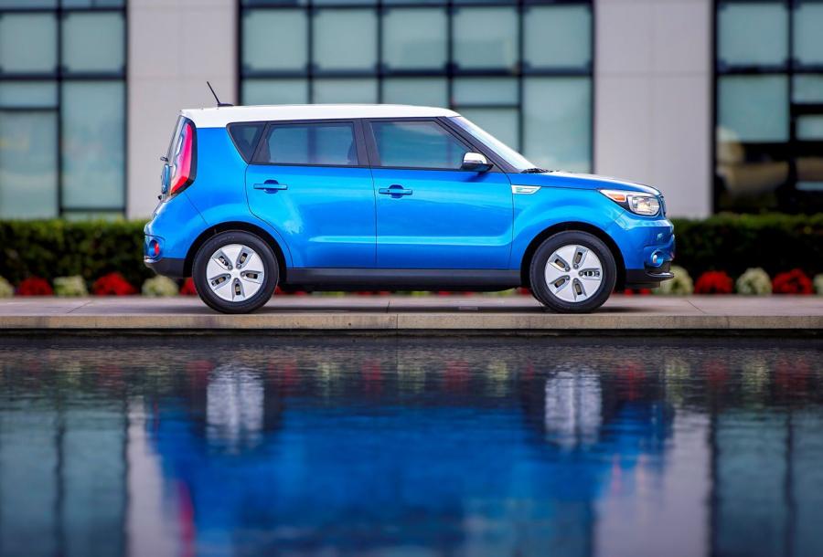  Kia Soul EV 2014 года  (фото 13 из 45)